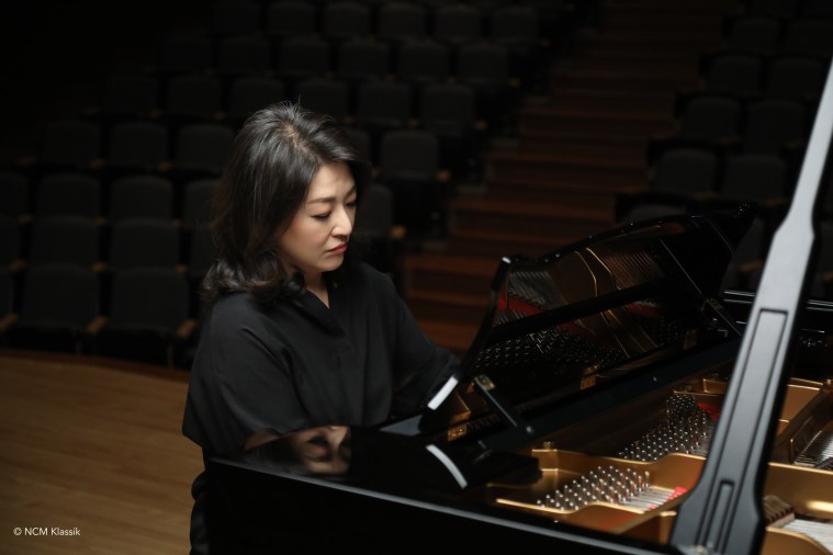 Pianist Hee Sung Joo